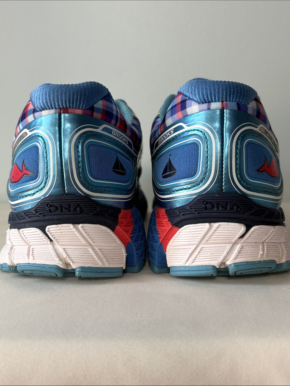 Brooks “Nantucket” Adrenaline 16 Boston Marathon Plaid Running Shoes - Picture 8 of 16
